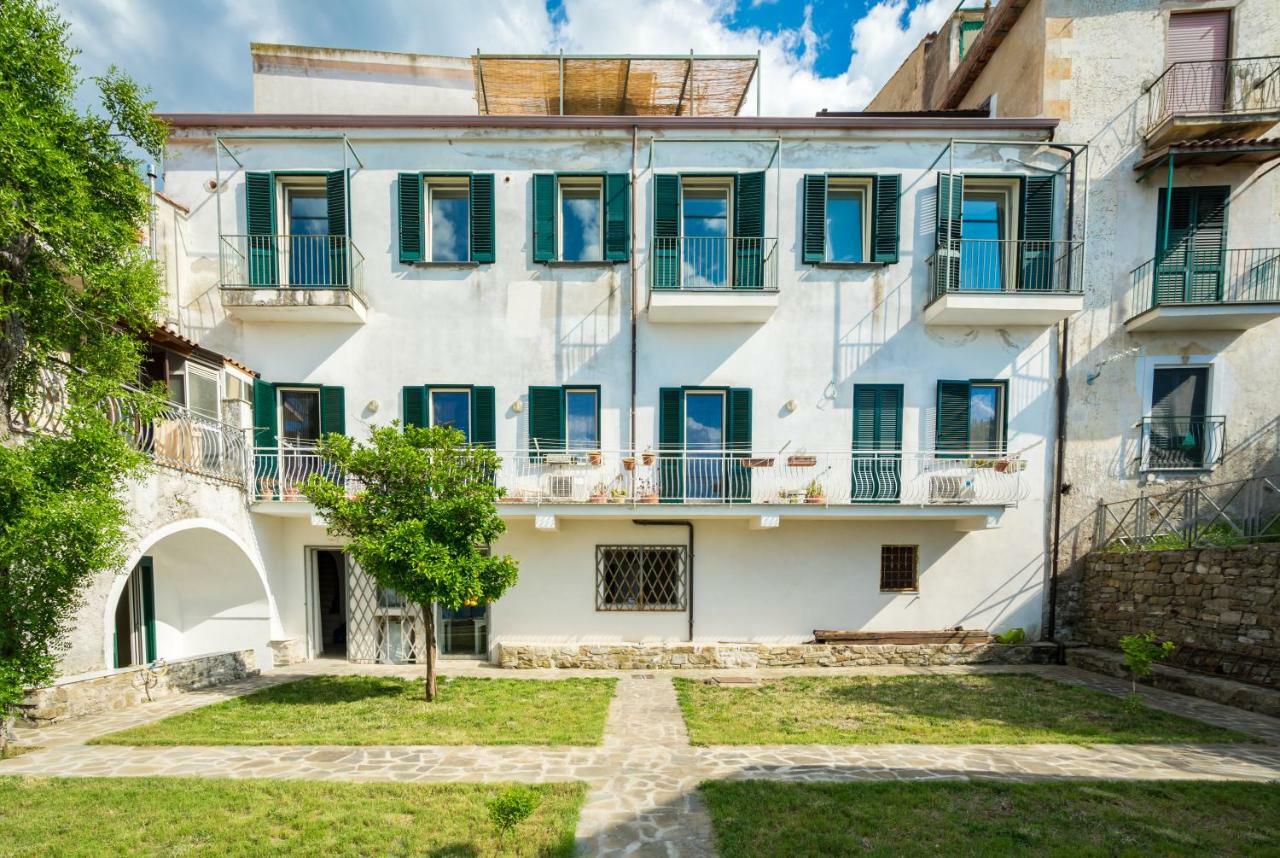Bed and Breakfast Borgo Dei Saraceni - Domus Indomita Агрополі Екстер'єр фото