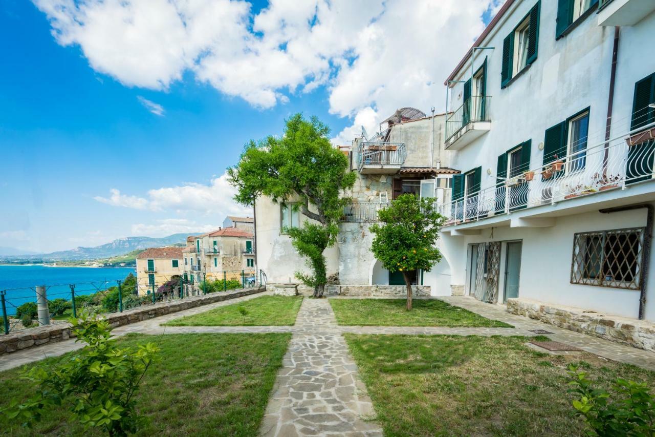 Bed and Breakfast Borgo Dei Saraceni - Domus Indomita Агрополі Екстер'єр фото